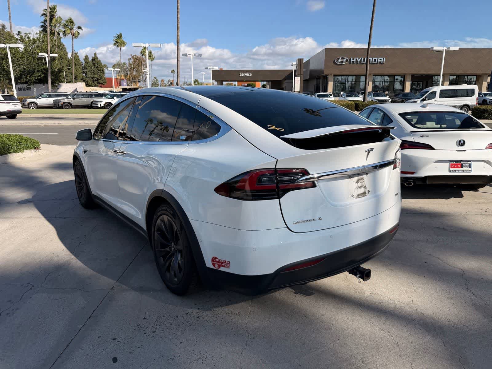 Used 2018 Tesla Model X 75D image 3