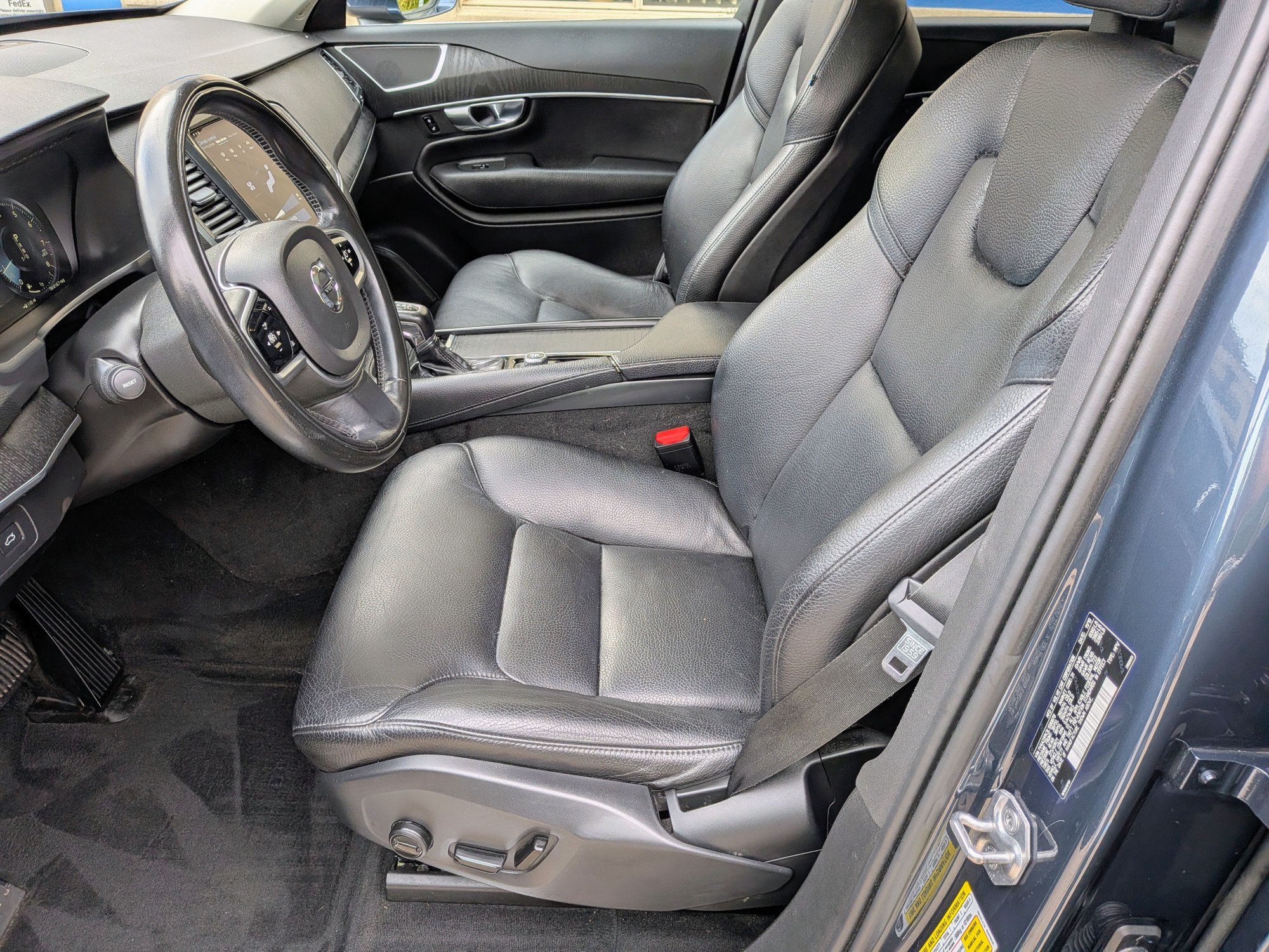 Used 2020 Volvo XC90 T6 Momentum w/ Protection Package Premier AWD/4WD image 5