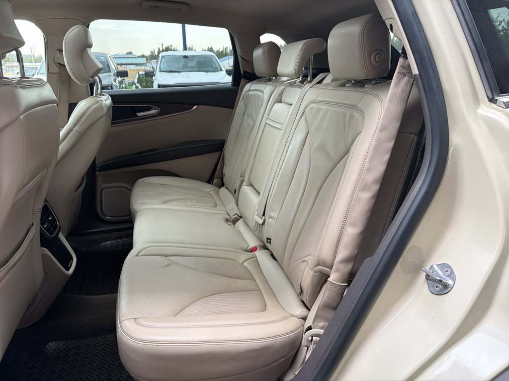 Used 2016 Lincoln MKX Select w/ Select Plus Package AWD/4WD image 35