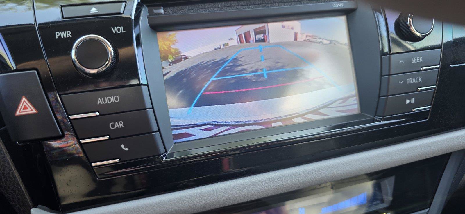 Used 2015 Toyota Corolla LE FWD image 19