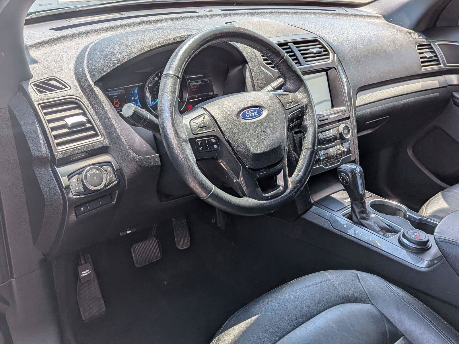 Used 2018 Ford Explorer XLT w/ Equipment Group 202A AWD/4WD image 9