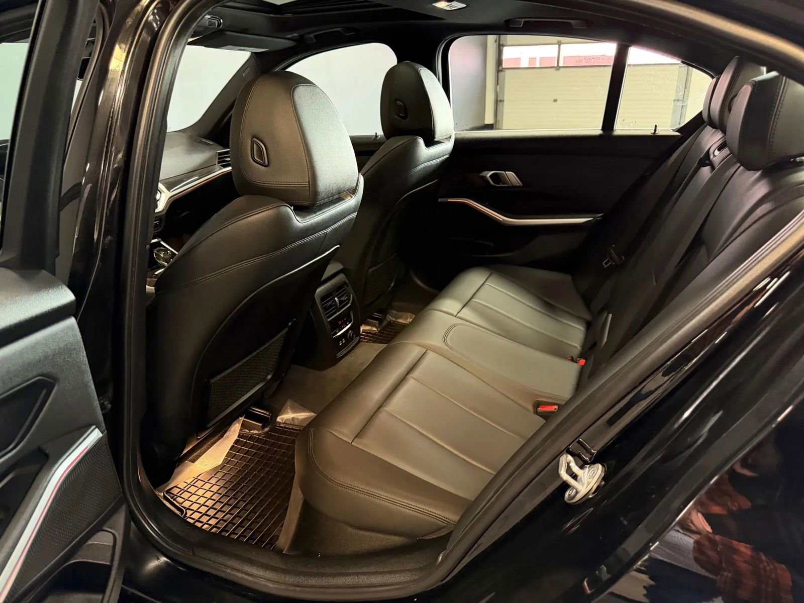 Used 2019 BMW 330i xDrive Sedan w/ Driving Assistance Package AWD/4WD image 16