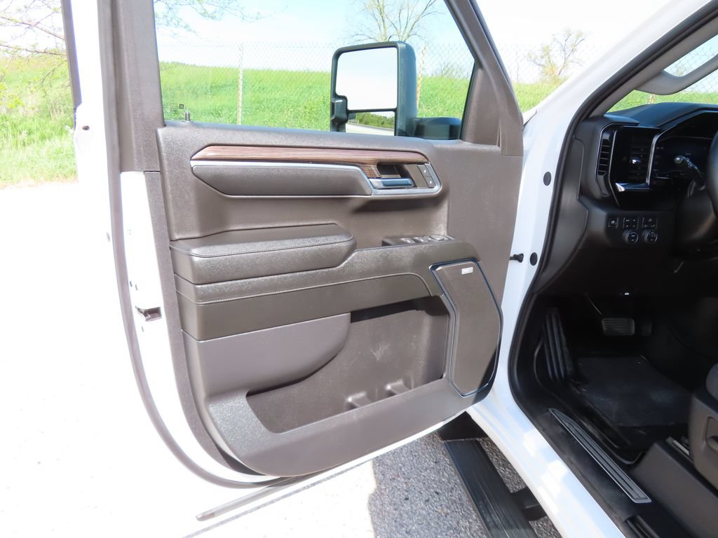 Used 2024 Chevrolet Silverado 1500 RST w/ Convenience Package II AWD/4WD image 29
