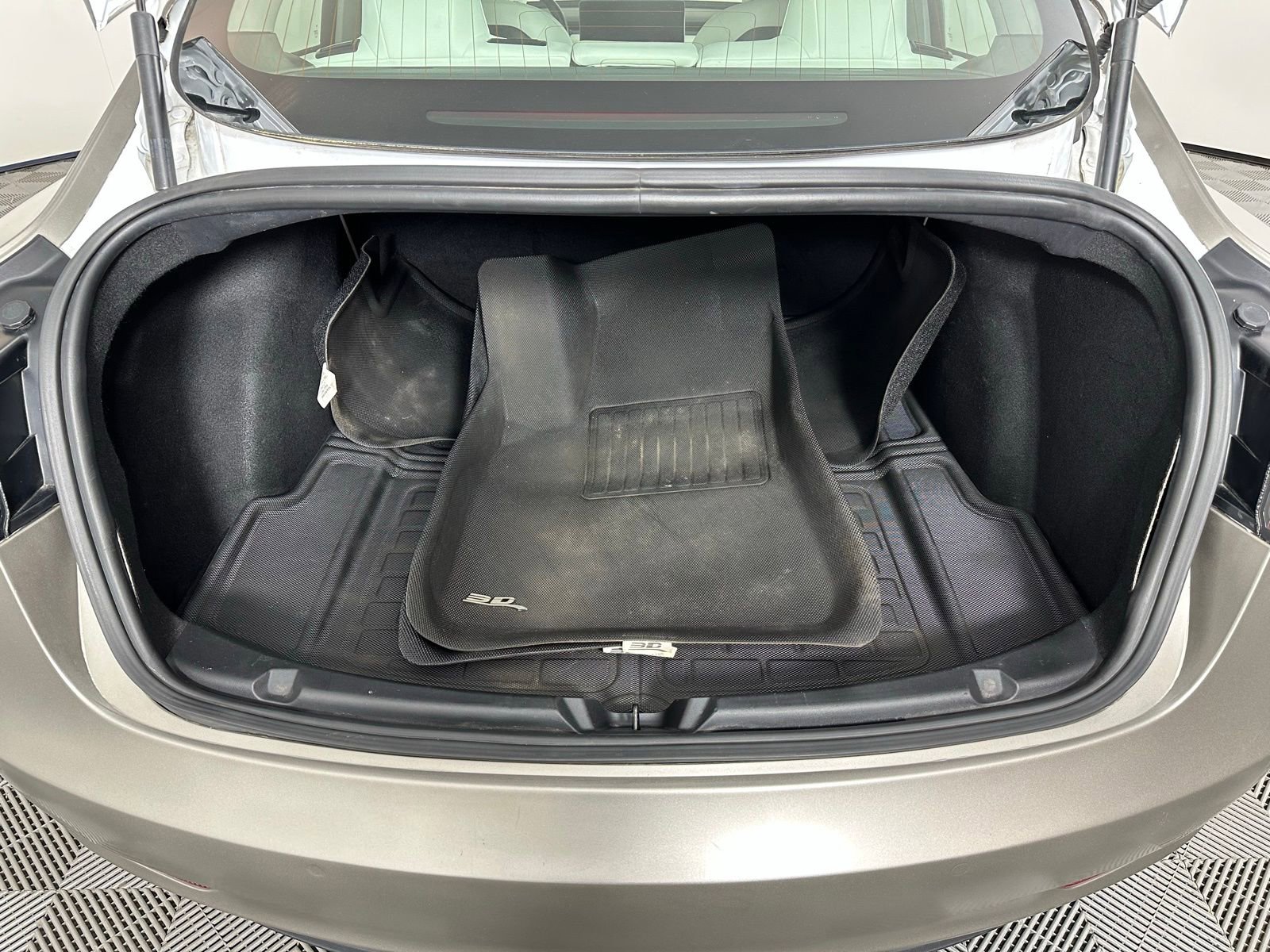 Used 2018 Tesla Model 3 Long Range AWD/4WD image 29