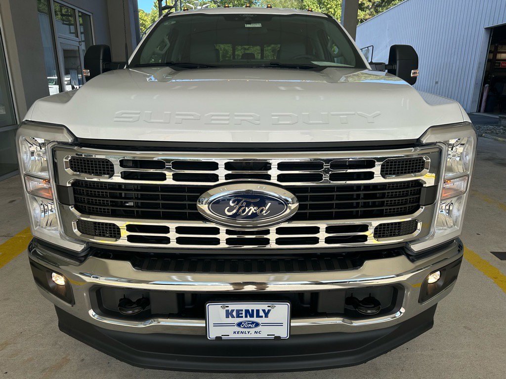 New 2026 Ford F350 XL w/ XL Chrome Package image 9