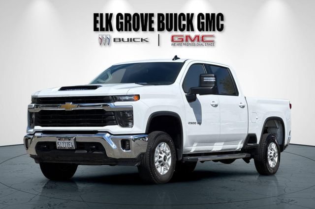 Used 2025 Chevrolet Silverado 2500 LT w/ Convenience Package AWD/4WD image 8