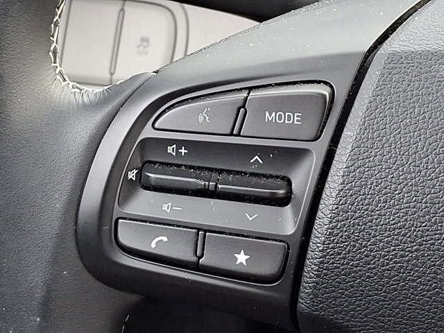 Used 2023 Hyundai Venue SEL image 21