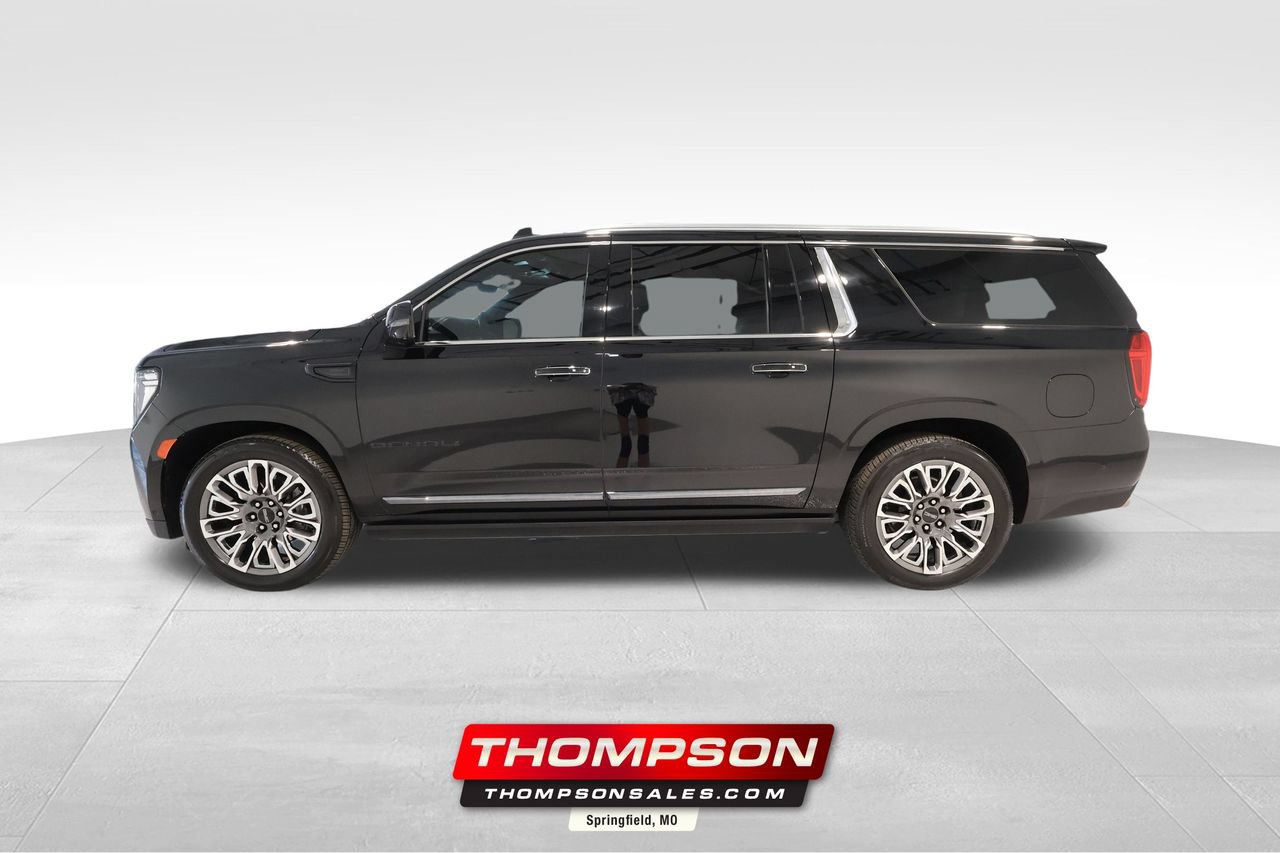 Used 2024 GMC Yukon XL Denali Ultimate AWD/4WD image 1