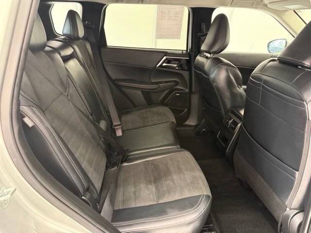 Used 2025 Mitsubishi Outlander SE AWD/4WD image 25