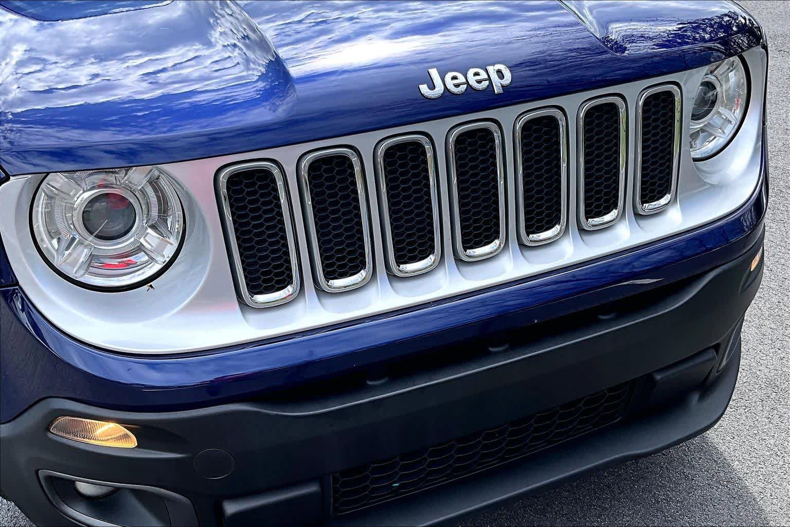 Used 2018 Jeep Renegade Limited w/ Advanced Technology Group FWD image 30