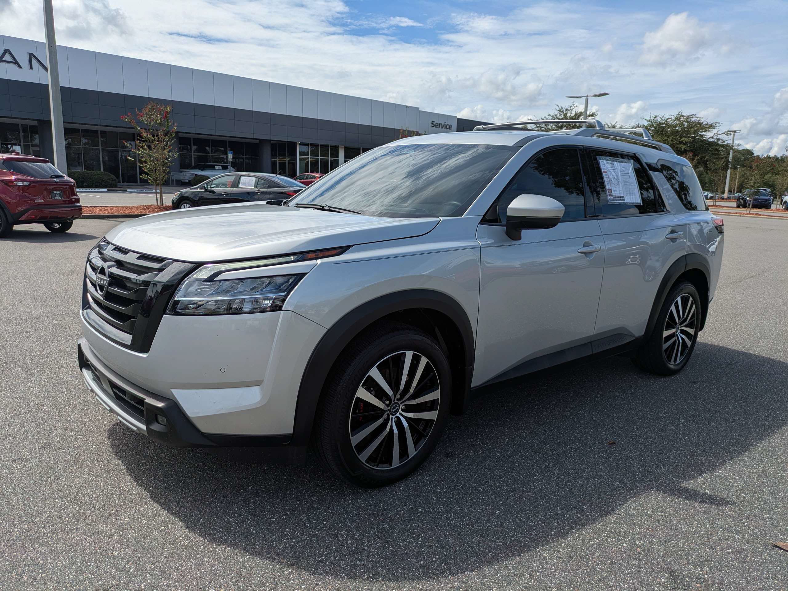 Used 2023 Nissan Pathfinder Platinum AWD/4WD image 8