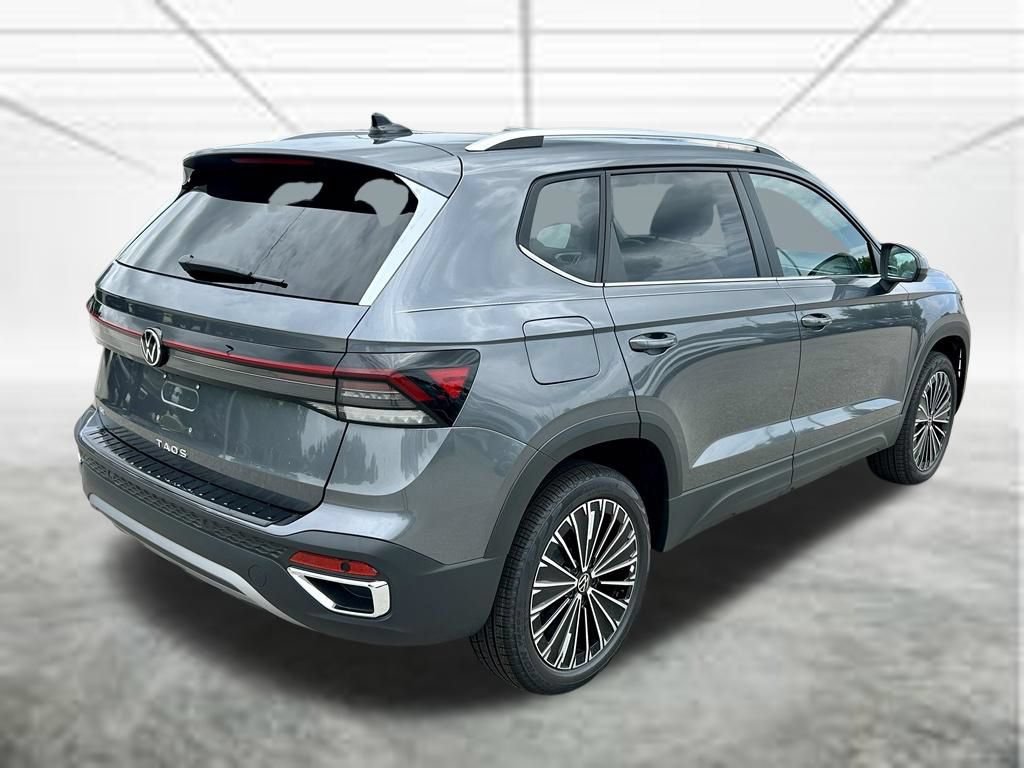 New 2026 Volkswagen Taos SE w/ Panoramic Sunroof Package FWD image 5