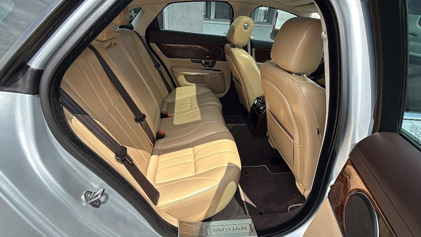 Used 2015 Jaguar XJ AWD image 16