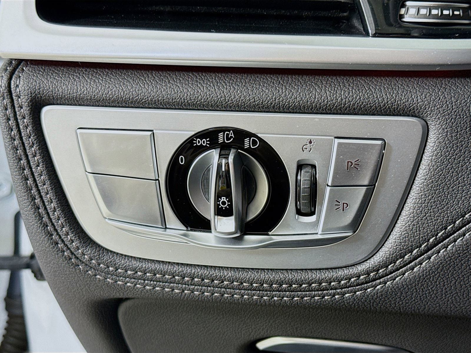 Certified 2022 BMW 750i xDrive image 10