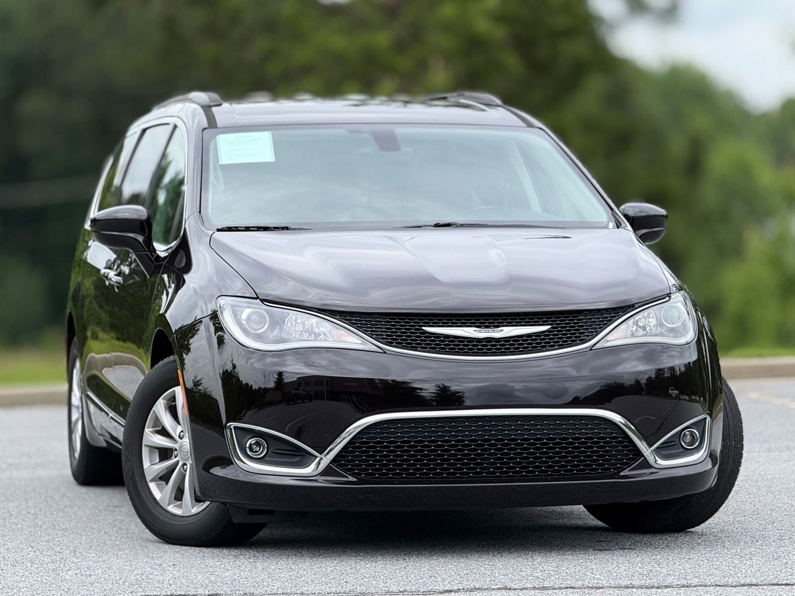 Used 2017 Chrysler Pacifica Touring-L FWD image 4