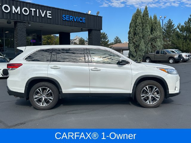Used 2019 Toyota Highlander LE AWD/4WD image 2