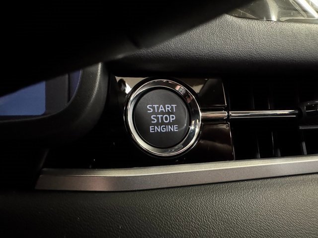 New 2025 Mitsubishi Outlander SEL image 12