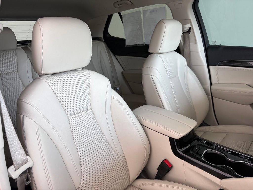 Used 2021 Buick Envision Essence FWD image 39