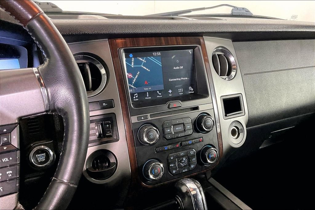 Used 2016 Ford Expedition Platinum RWD image 9