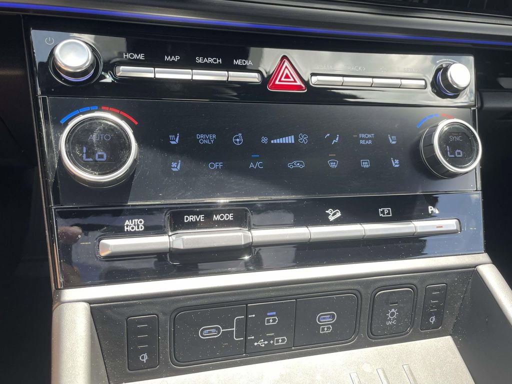 Used 2025 Hyundai Santa Fe Calligraphy FWD image 23