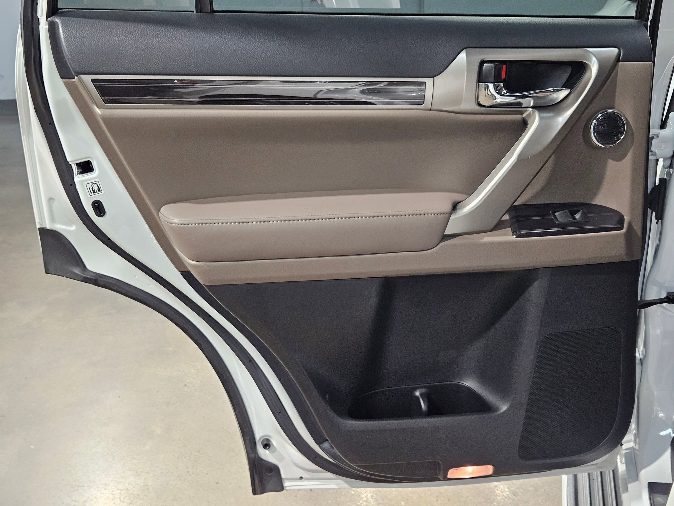 Used 2021 Lexus GX 460 Luxury w/ Sport Design Package AWD/4WD image 36