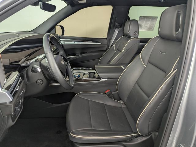 Used 2025 Cadillac Escalade ESV Premium Luxury w/ Touring Package AWD/4WD image 15