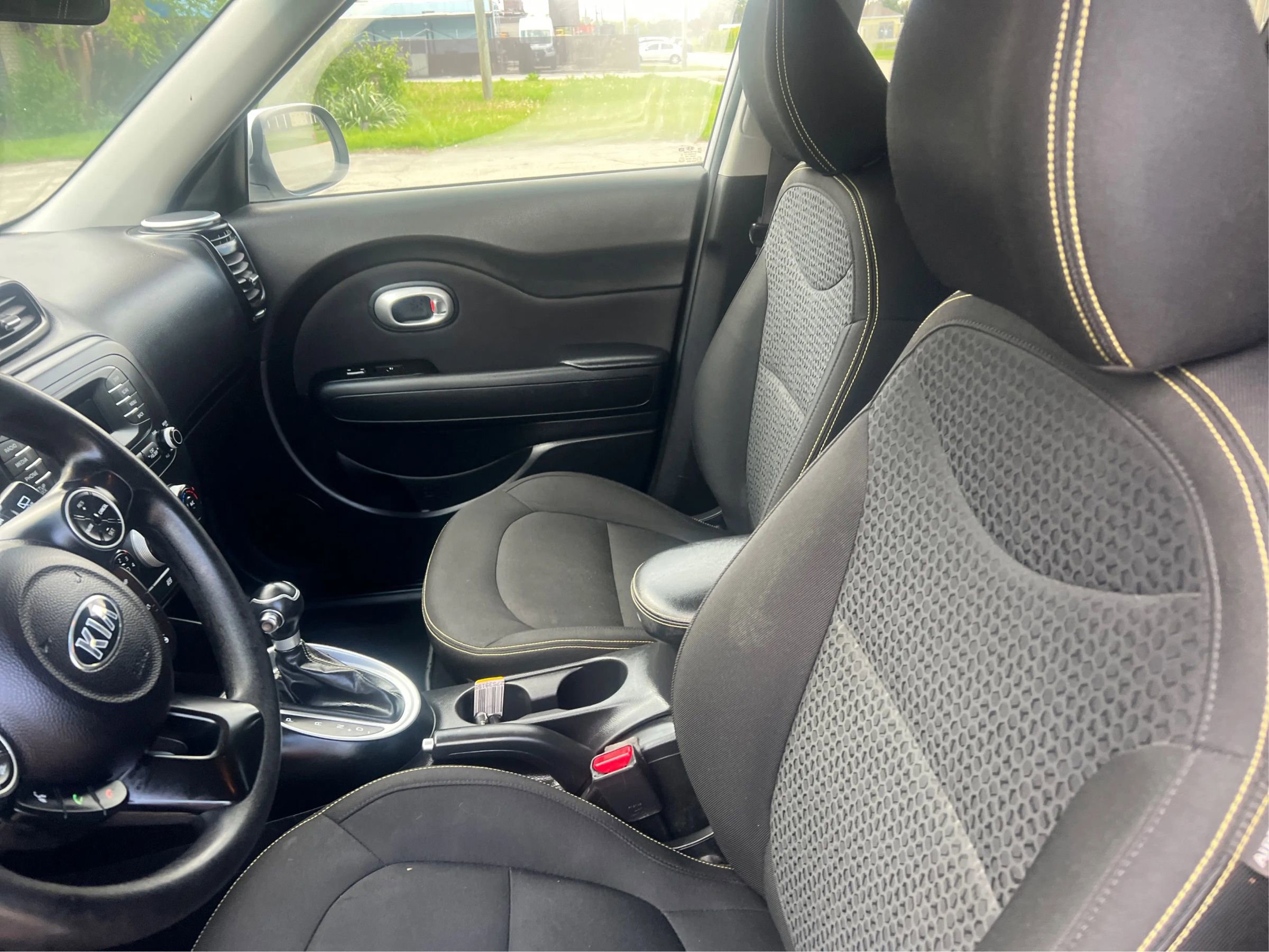 Used 2015 Kia Soul + FWD image 10