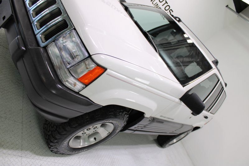 Used 1997 Jeep Grand Cherokee Laredo AWD/4WD image 16