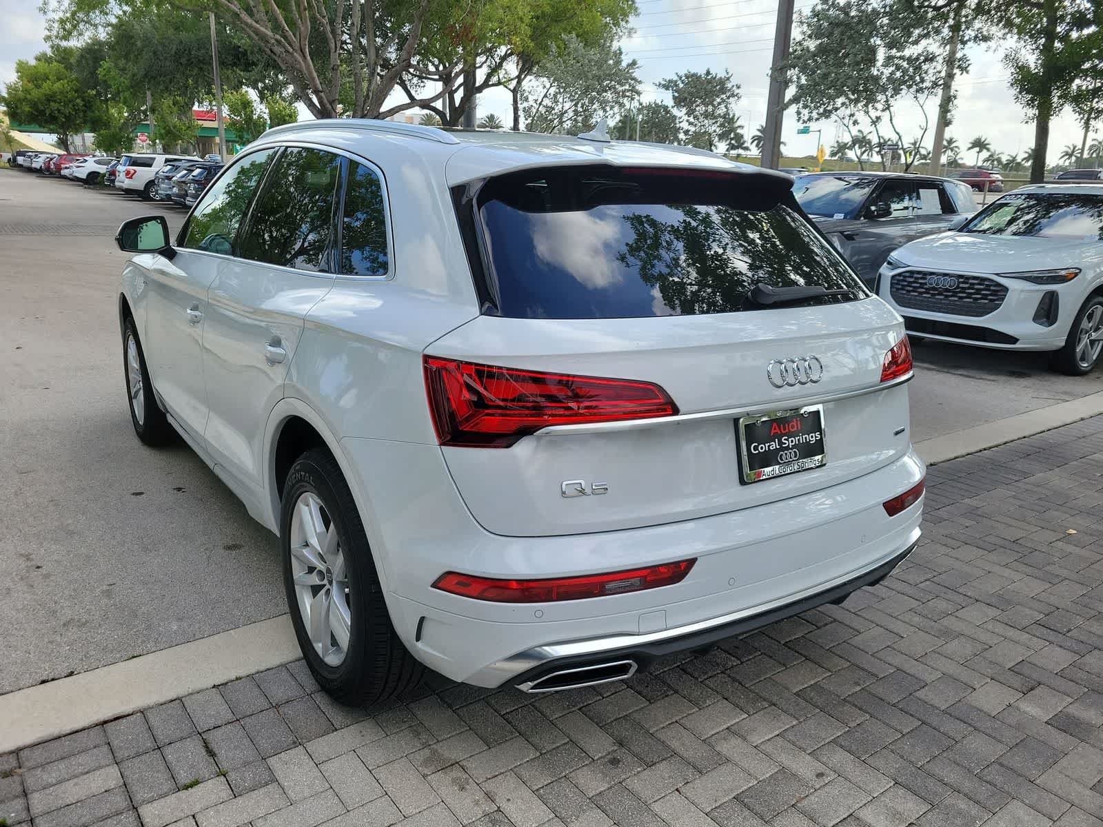 Used 2023 Audi Q5 2.0T Premium w/ Convenience Package AWD/4WD image 6