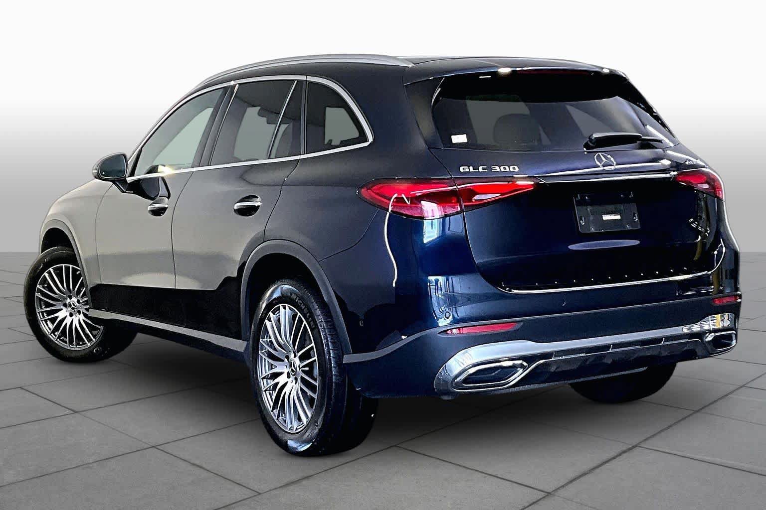 Used 2024 Mercedes-Benz GLC 300 4MATIC image 12