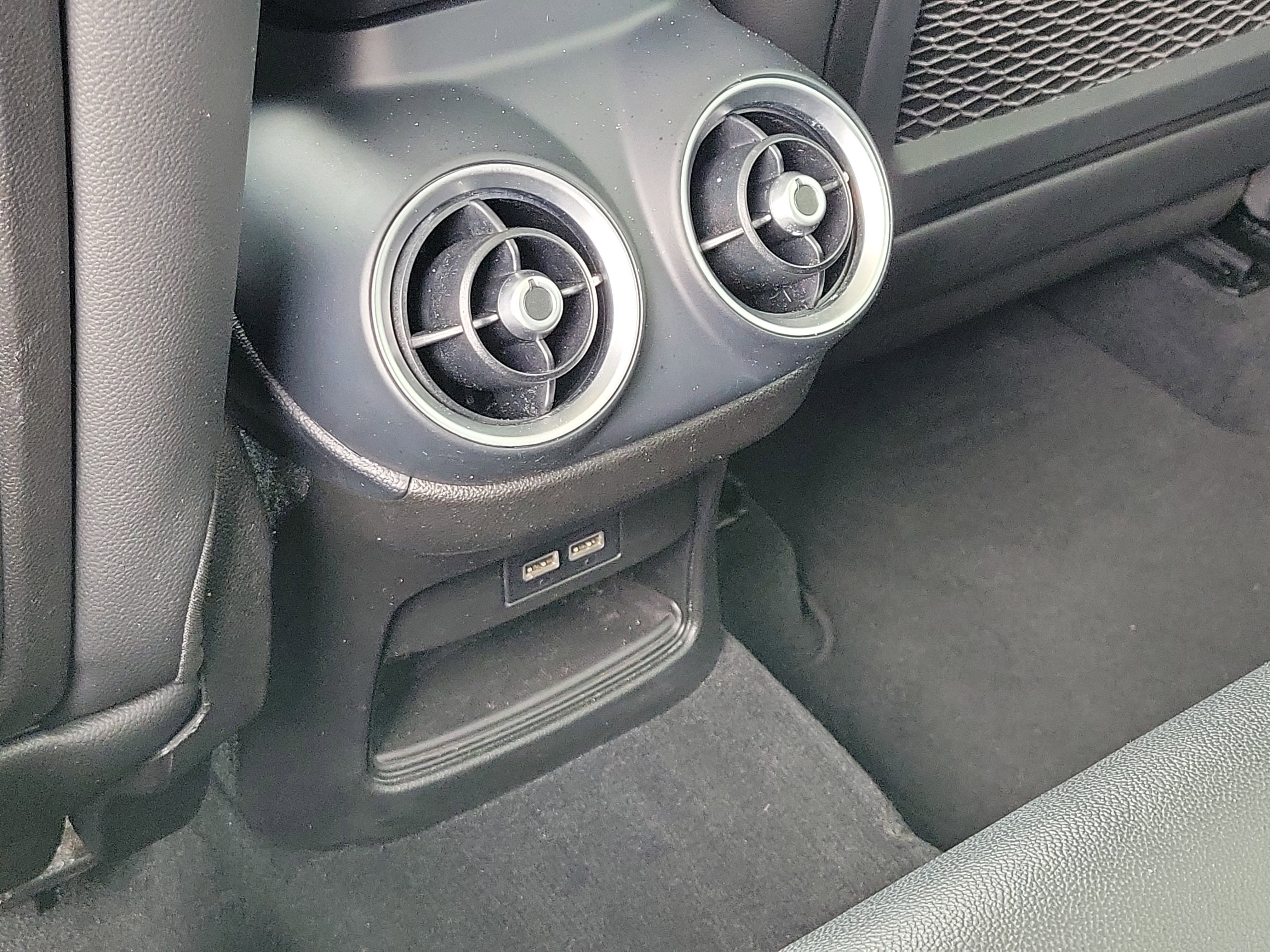 Used 2021 Alfa Romeo Stelvio Ti w/ Nero Edizione image 15