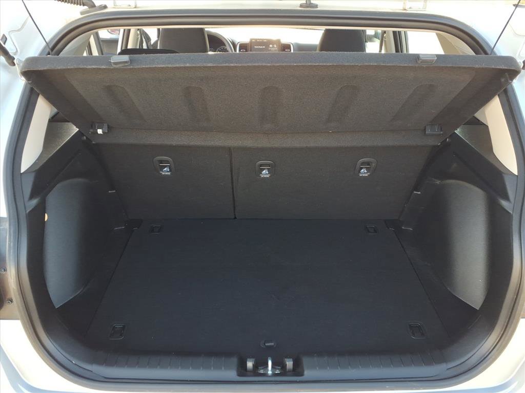 Used 2021 Hyundai Venue SE image 8