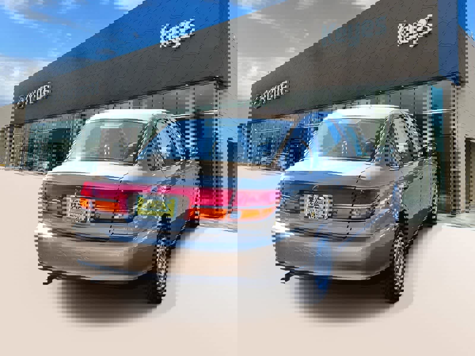 Used 2001 Saturn L-Series L200 FWD image 4