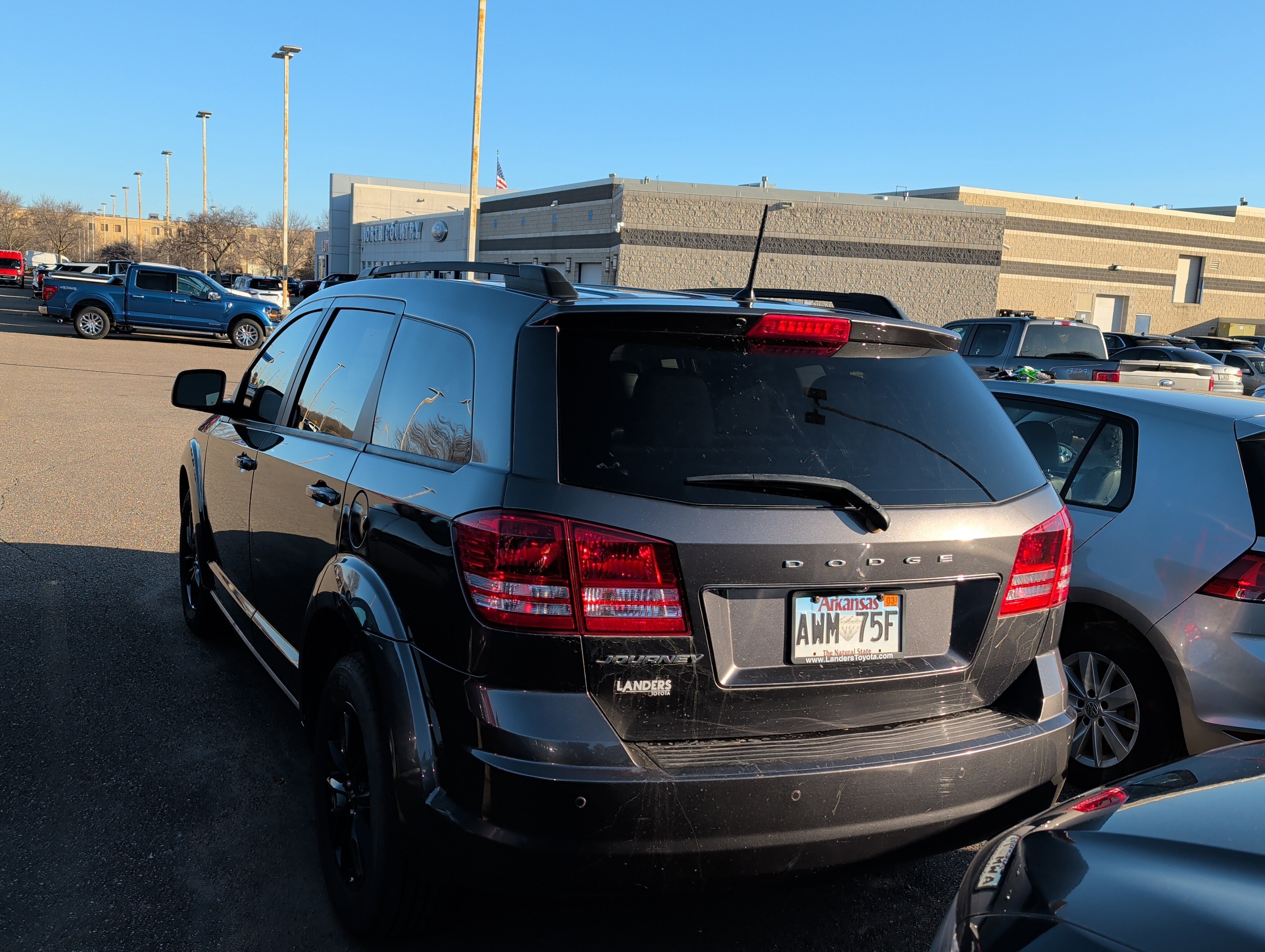 Used 2020 Dodge Journey SE w/ Blacktop Package image 3