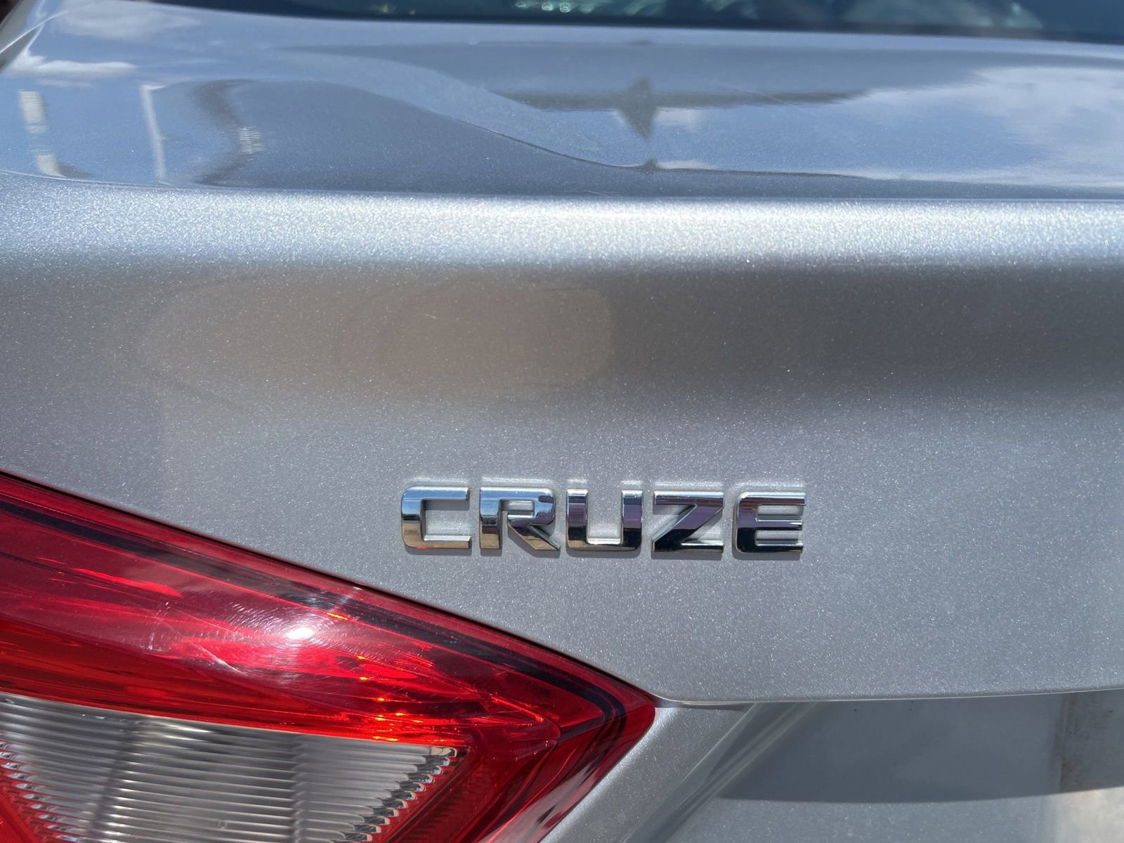 Used 2019 Chevrolet Cruze LS FWD image 9