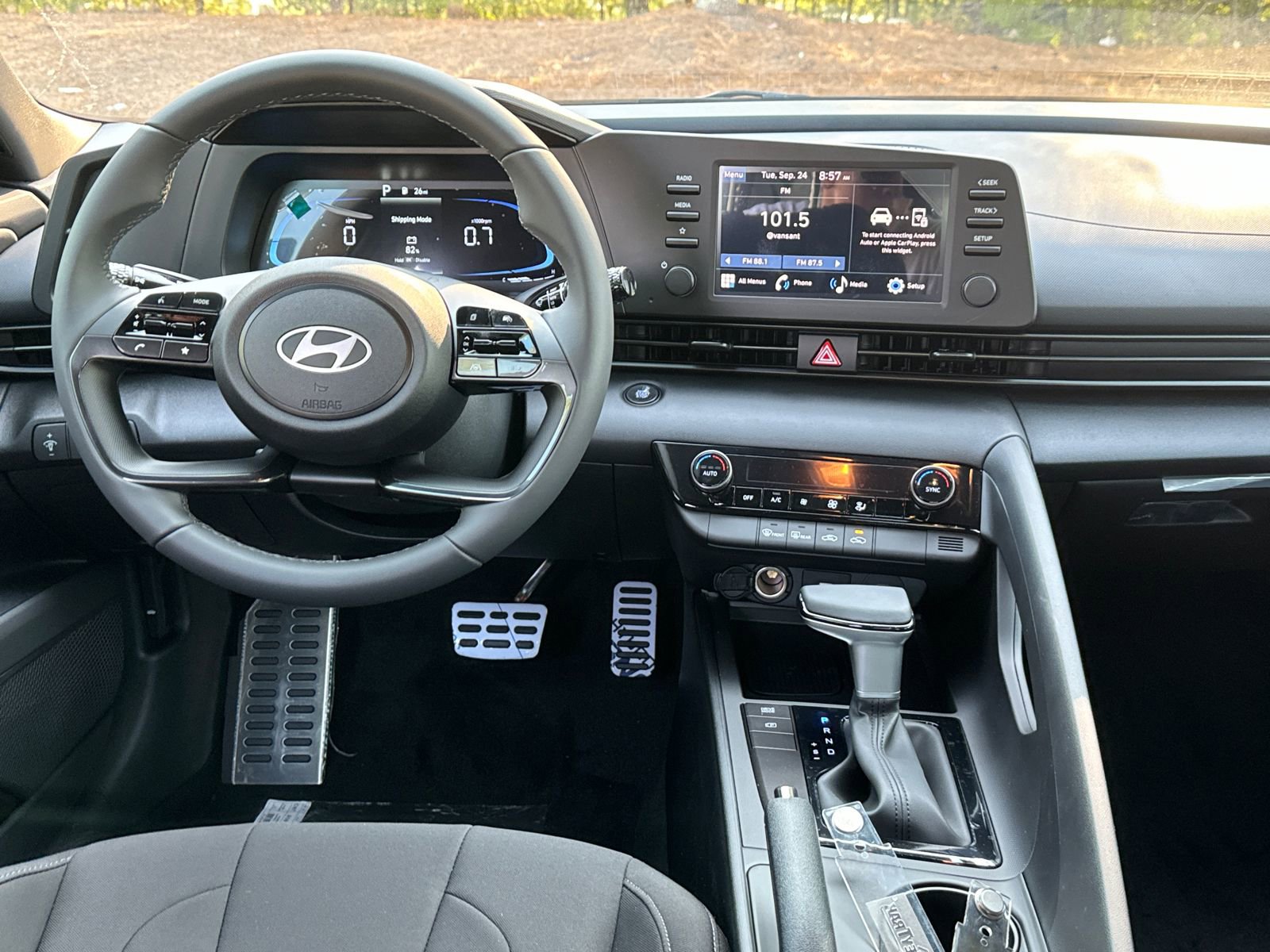 New 2025 Hyundai Elantra Sport FWD image 24