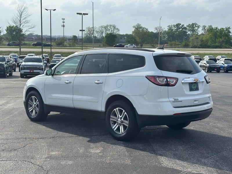 Used 2017 Chevrolet Traverse LT image 3
