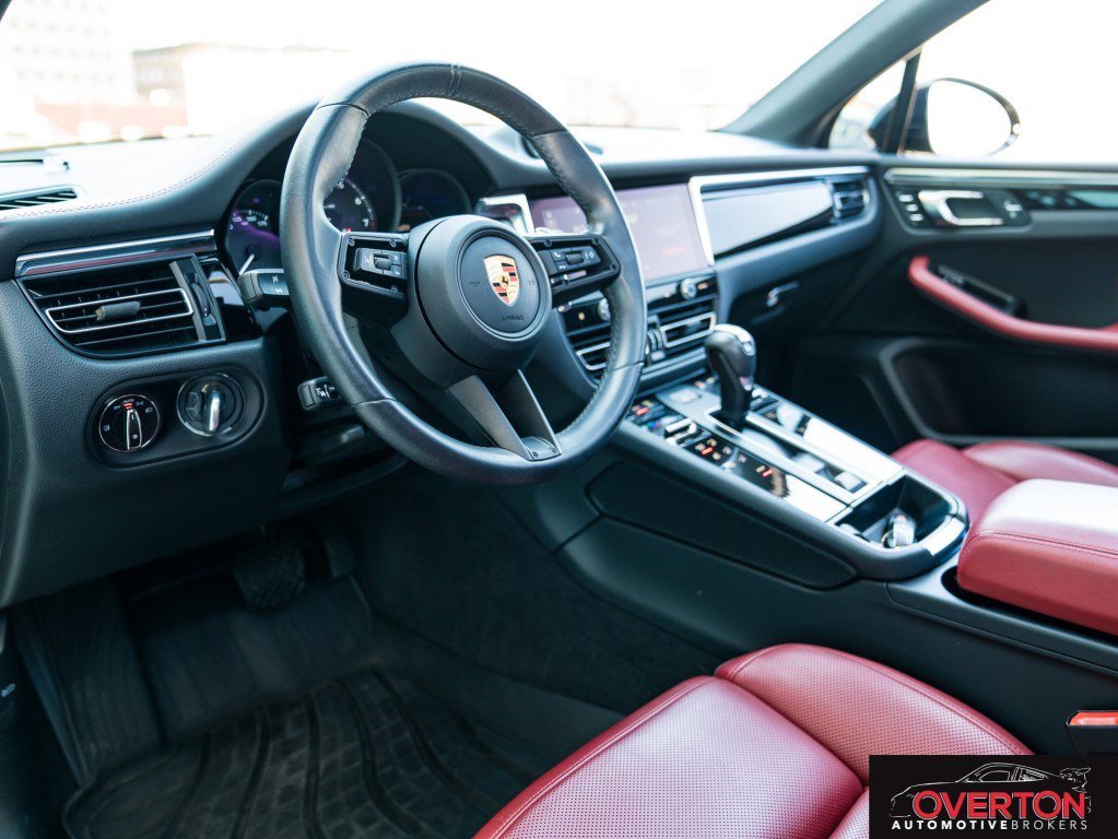 Used 2023 Porsche Macan image 11