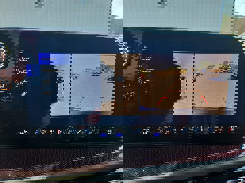 New 2026 Chevrolet Traverse RS image 25