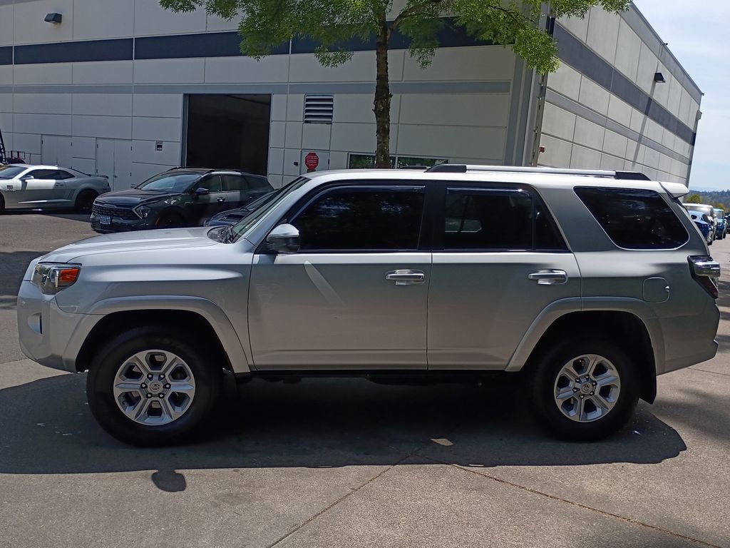 Used 2021 Toyota 4Runner SR5 AWD/4WD image 7