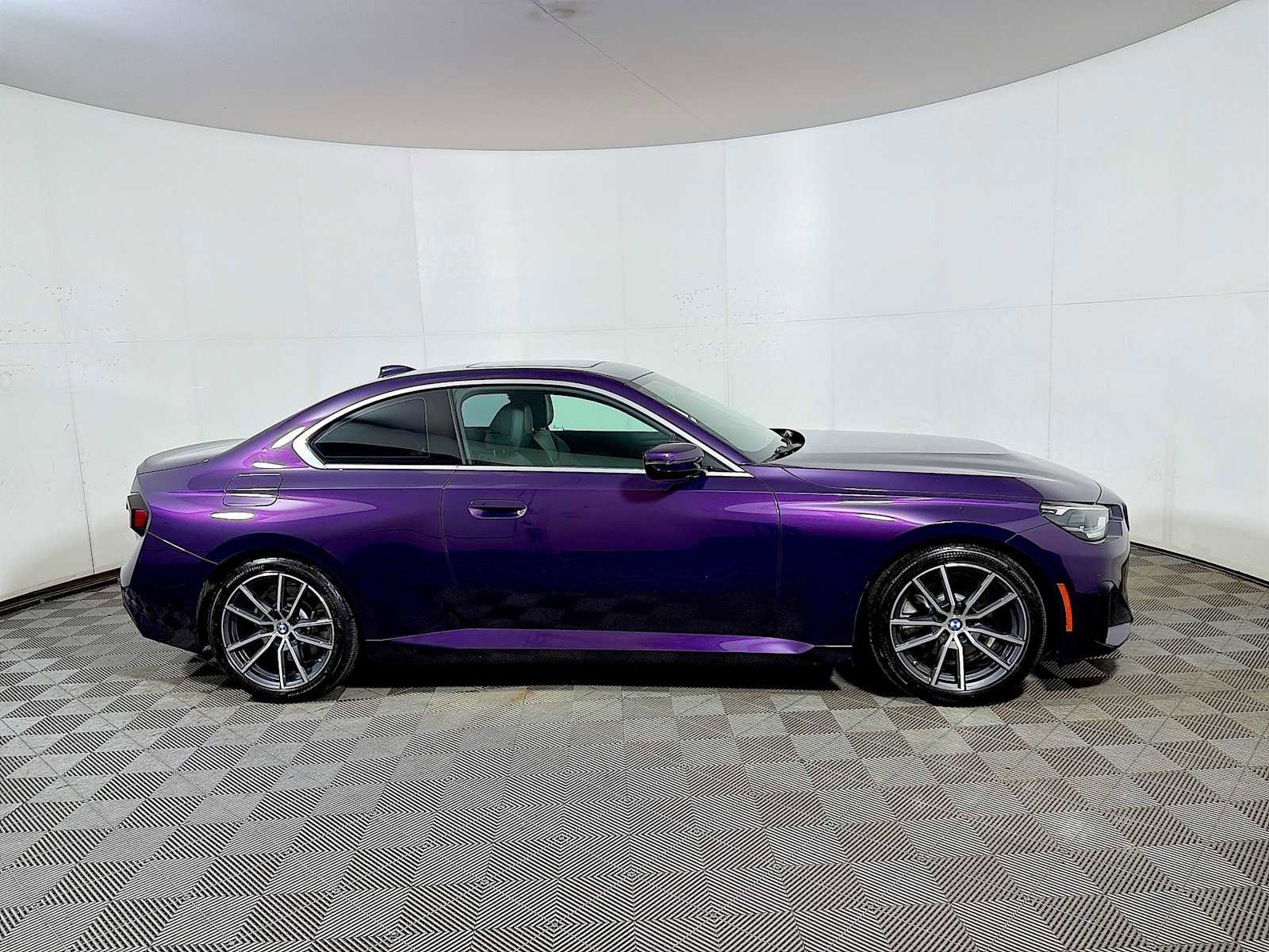 Used 2022 BMW 230i Coupe w/ Convenience Package RWD image 7