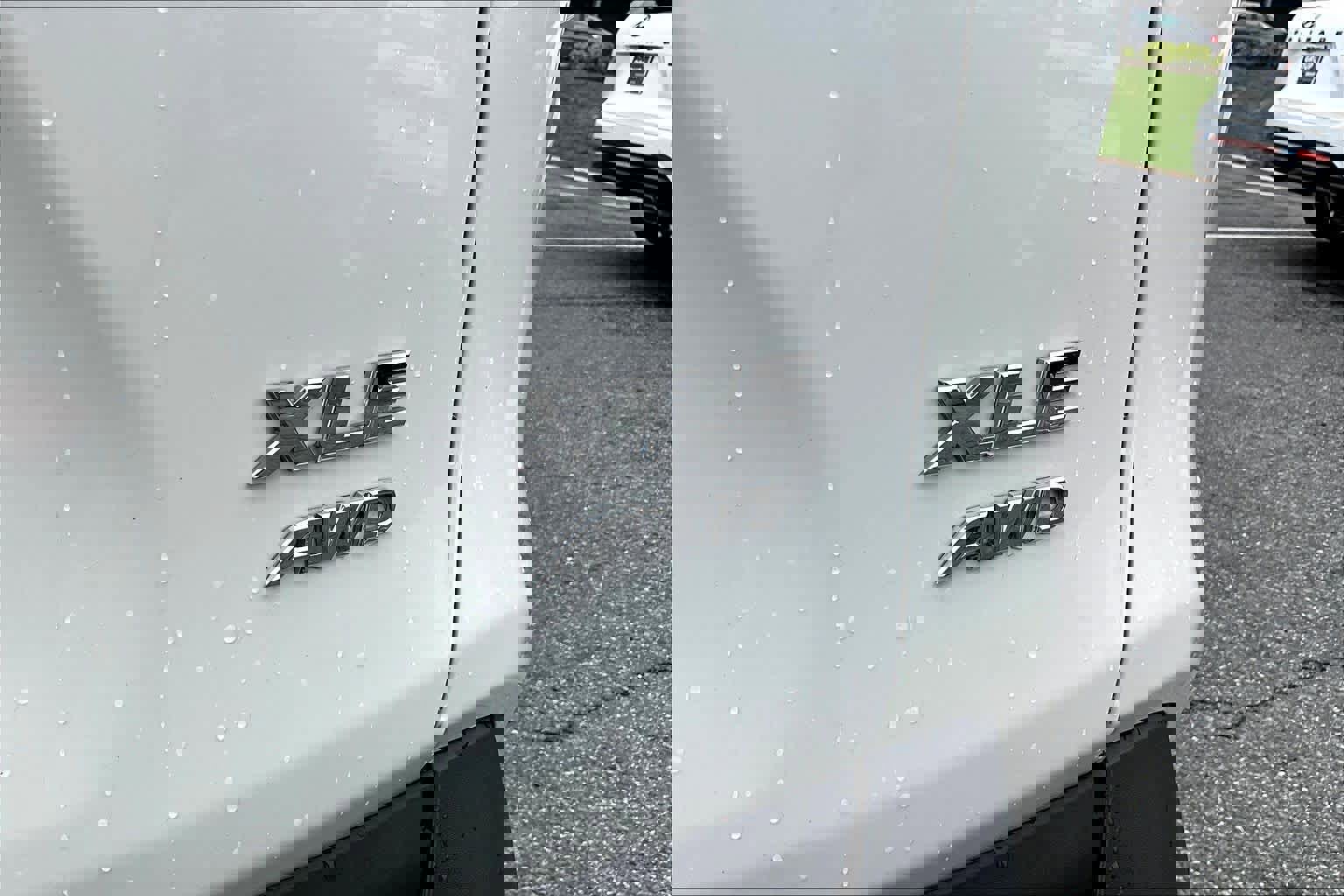 Used 2021 Toyota RAV4 XLE Premium AWD/4WD image 10