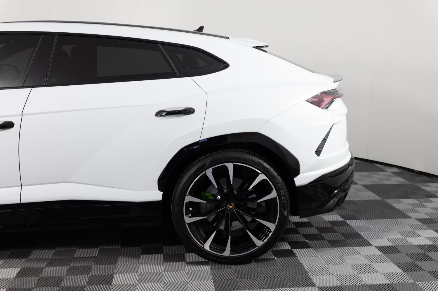 Used 2021 Lamborghini Urus AWD/4WD image 21