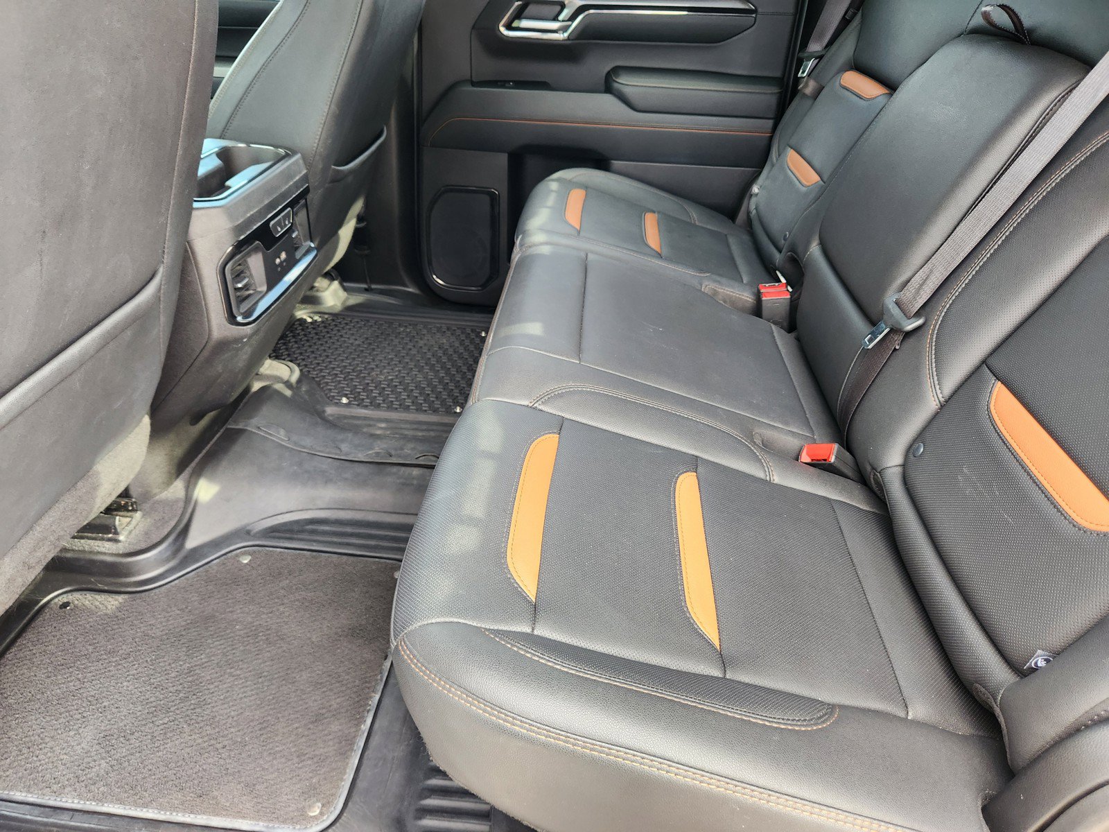 Used 2024 GMC Sierra 1500 AT4 w/ Technology Package AWD/4WD image 13