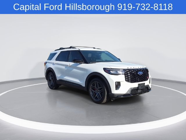 Used 2025 Ford Explorer ST AWD/4WD image 2