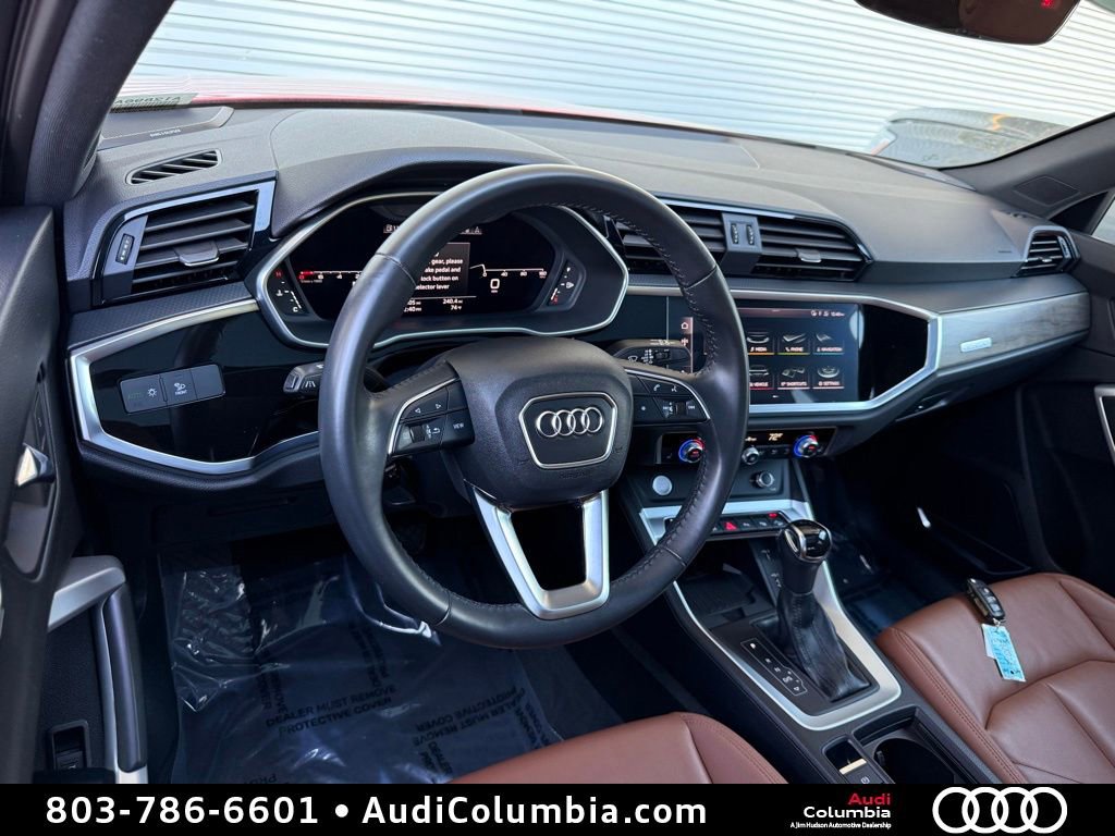 Used 2019 Audi Q3 2.0T Prestige w/ Prestige Package image 3