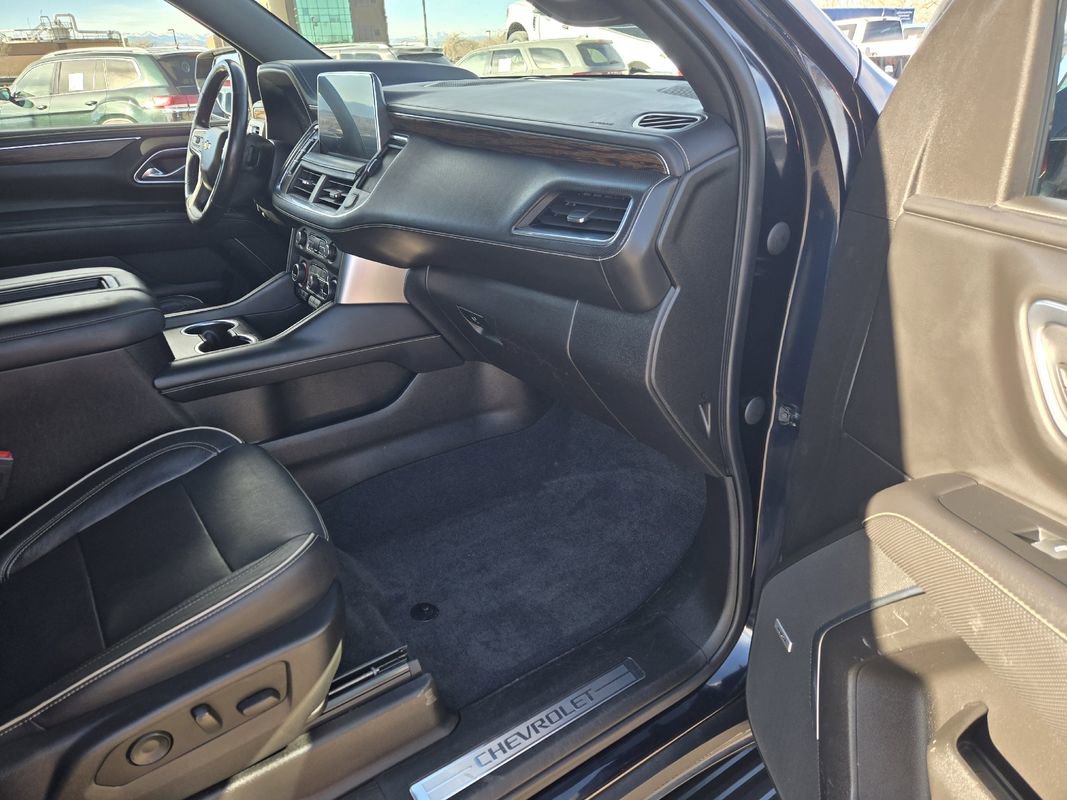 Used 2021 Chevrolet Tahoe Premier w/ Premium Package image 12