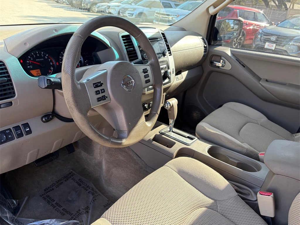 Used 2013 Nissan Frontier SV image 8