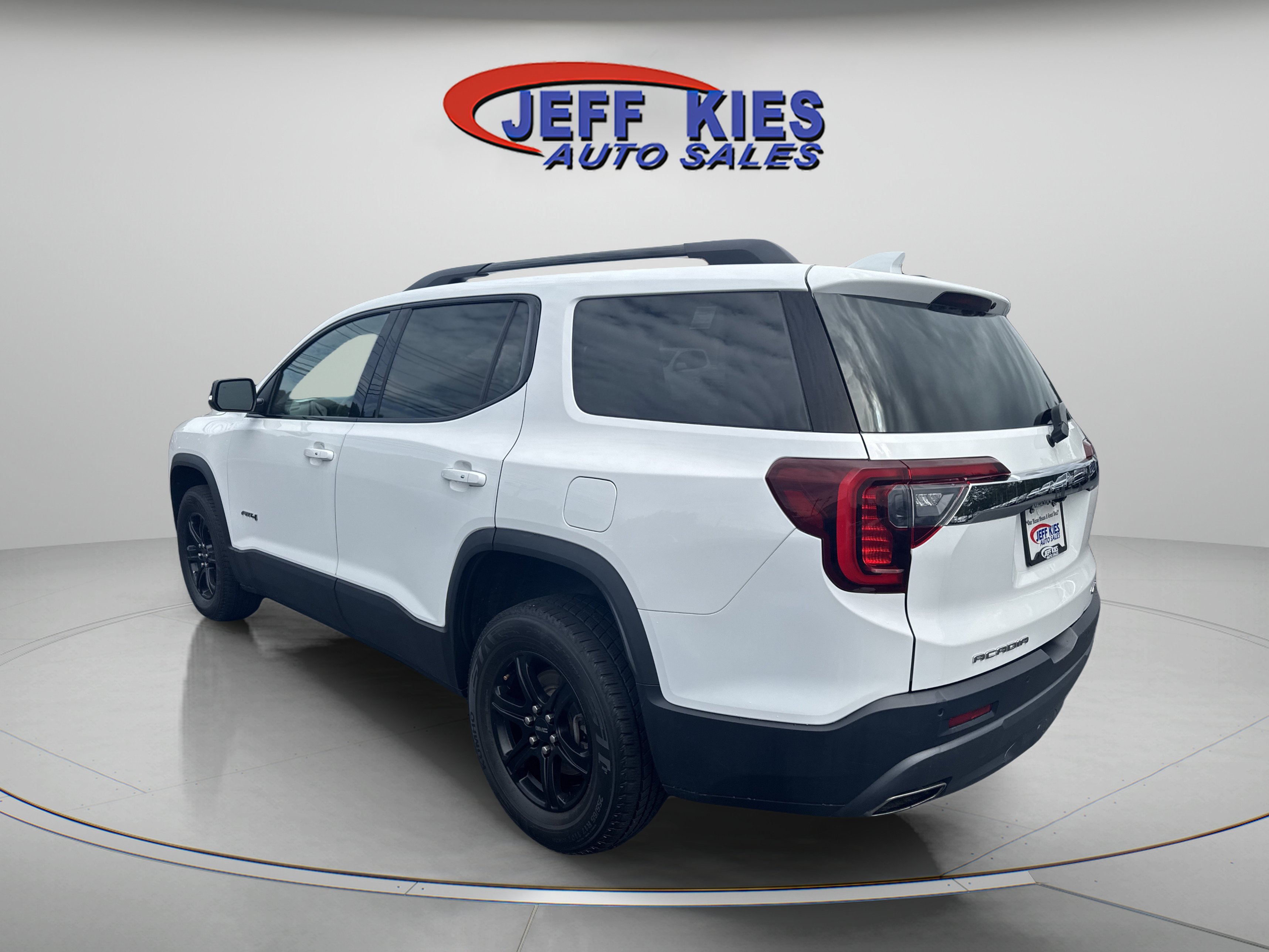 Used 2021 GMC Acadia AT4 w/ Trailering Package AWD/4WD image 7