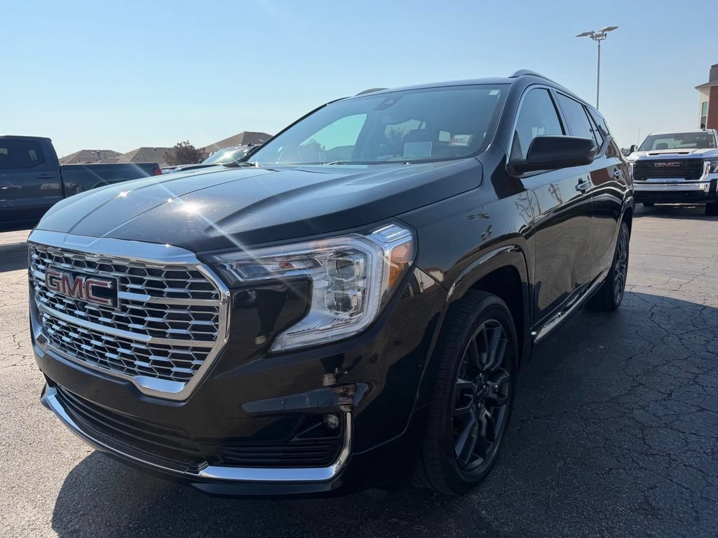 Used 2022 GMC Terrain Denali w/ Black Diamond Edition AWD/4WD image 10